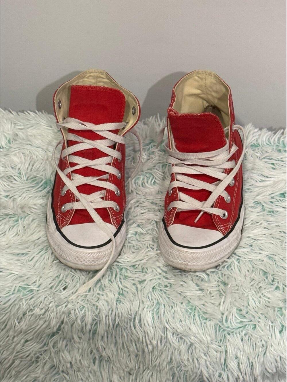 Converse - Picture 2 of 4